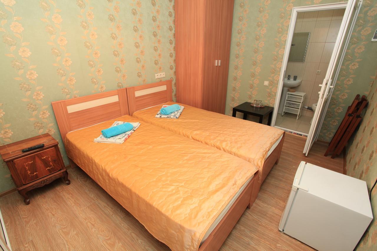 Guest House Esma Soechoemi Buitenkant foto
