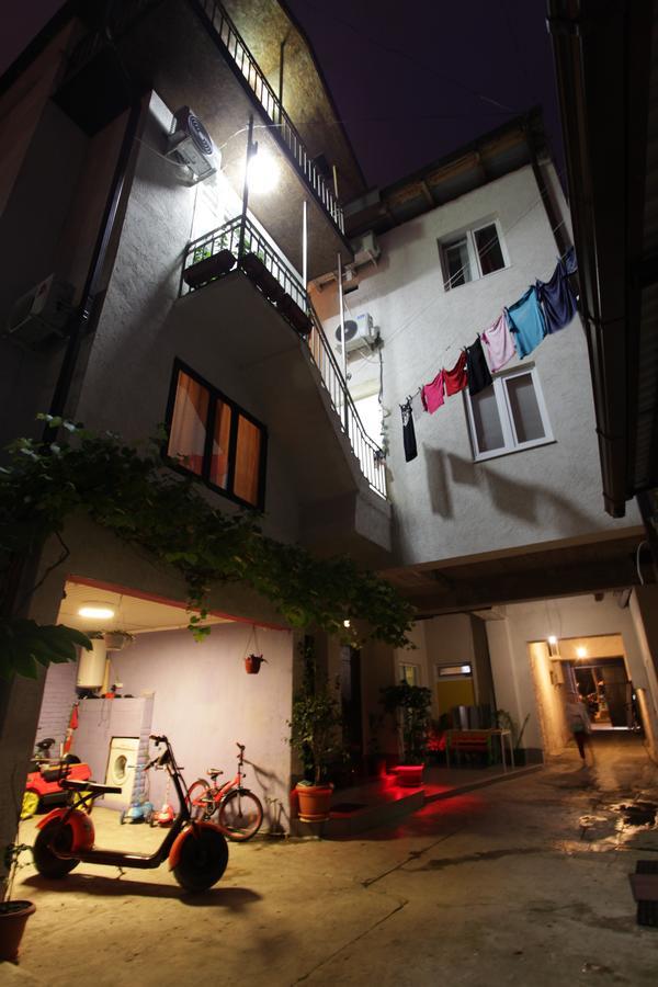 Guest House Esma Soechoemi Buitenkant foto